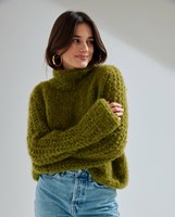 Rechte trui met zadelmouwen